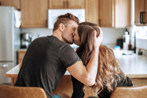 Read more about the article Give Your Wife a Reason to Kiss You
