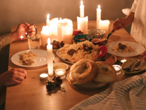 Read more about the article How to Host a Proper Candlelit Dinner